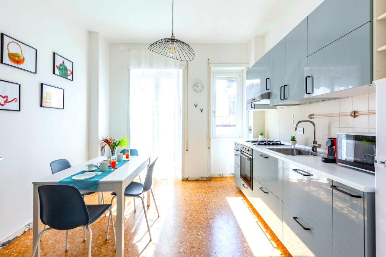 Hostly - Family Stresa Apartment Rom